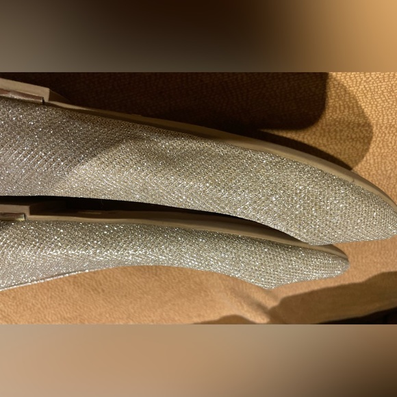 CALL IT SPRING GOLD FLATS SIZE 6 WOMEN’S - Picture 10 of 10